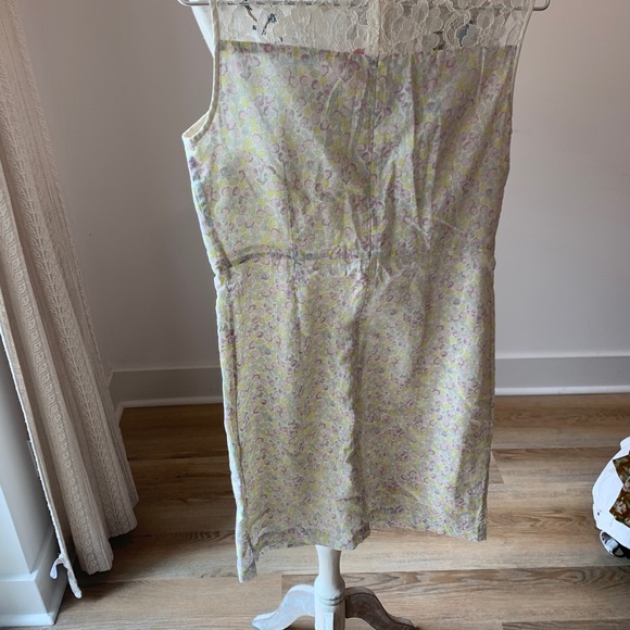 Embroidery dresses - Picture 6 of 6